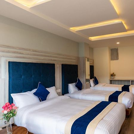 Hotel Adam Pokhara Bagian luar foto
