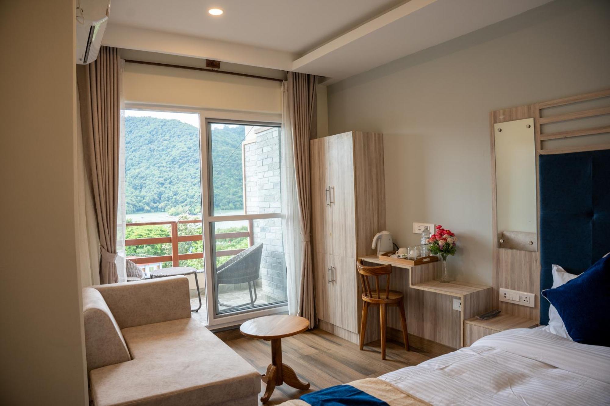 Hotel Adam Pokhara Bagian luar foto