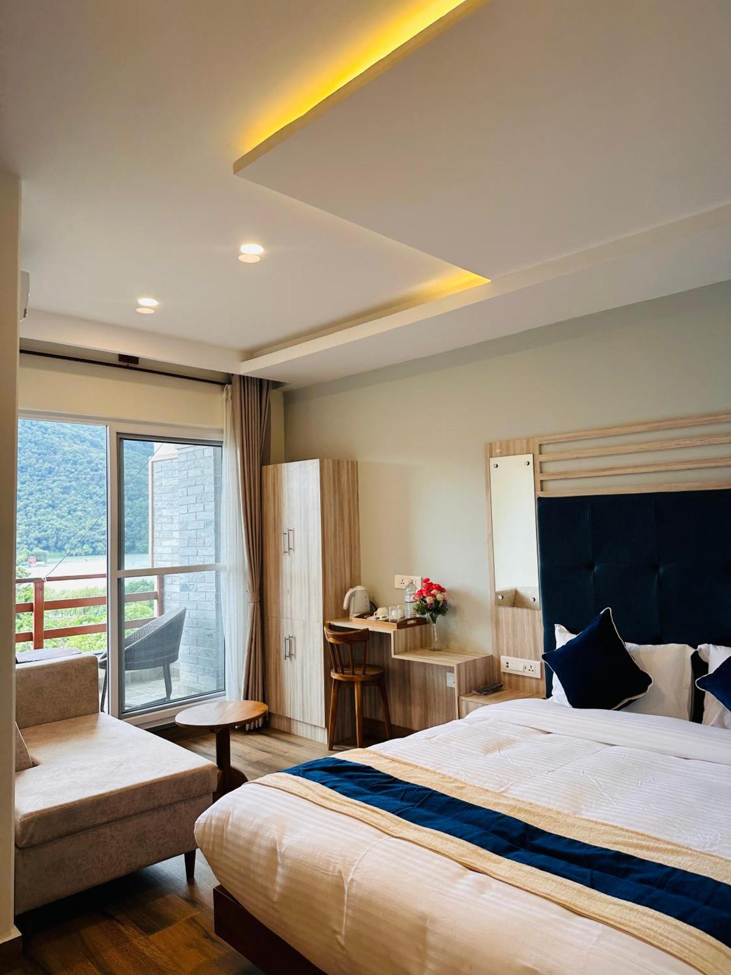 Hotel Adam Pokhara Bagian luar foto