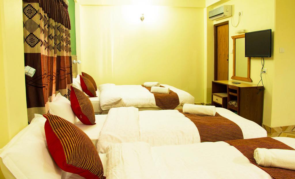 Hotel Adam Pokhara Ruang foto