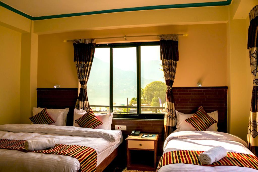 Hotel Adam Pokhara Ruang foto