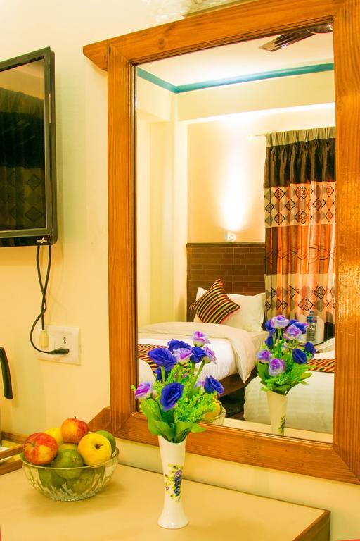 Hotel Adam Pokhara Bagian luar foto