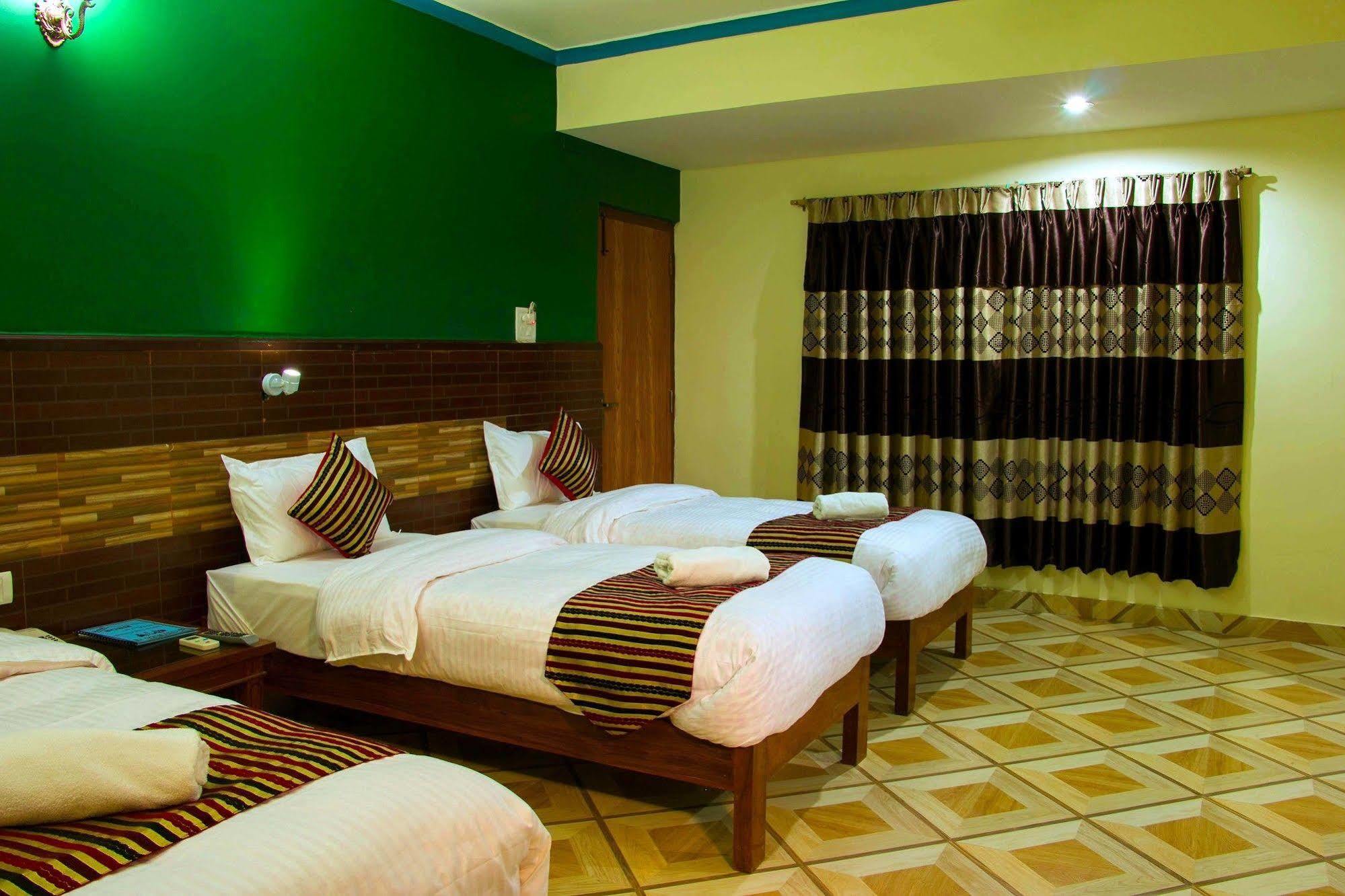 Hotel Adam Pokhara Bagian luar foto